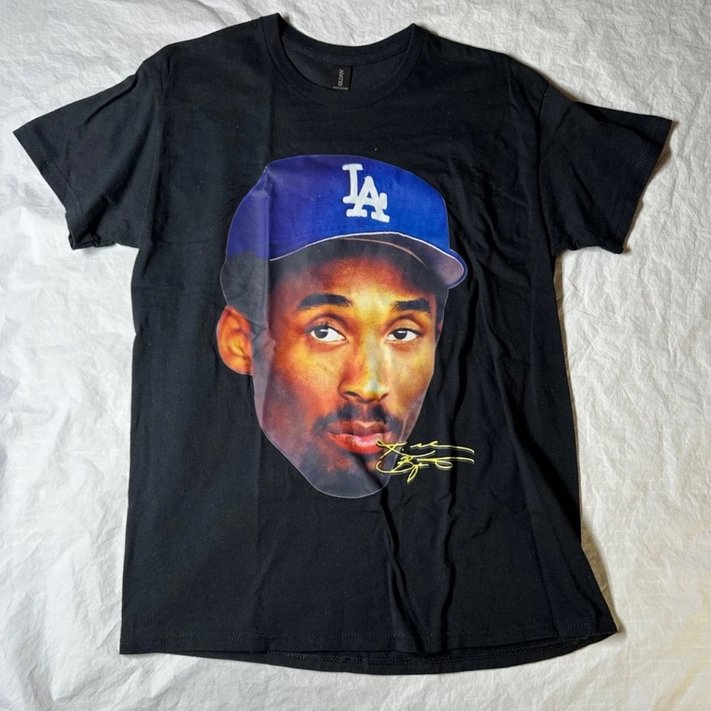 Kobe Bryant Los Angeles Dodgers Tribute T-Shirt Medium
